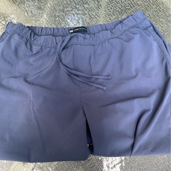 Lee active performance gray capris size 16 - Picture 1 of 7